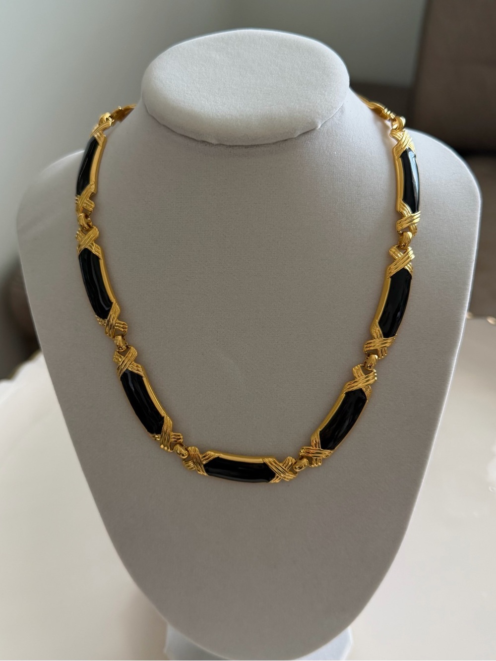 VTG 1980s Retro Black Enamel Gold X Link Collar Choker Necklace
